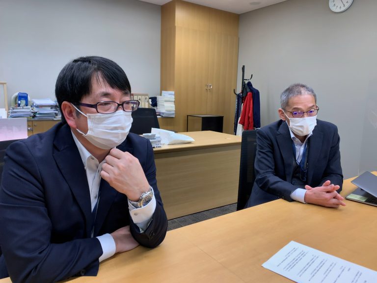その後も Zoom と共に進化を続け、今や ICT 活用で教育界の最先端を走るドルトン東京学園中等部・高等部に話を聞いた
