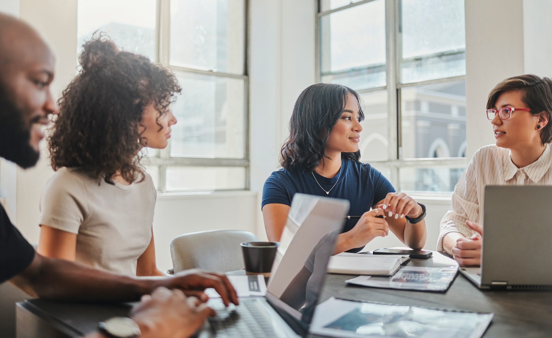 4 manières d’intégrer la technologie dans vos stratégies d’engagement du personnel