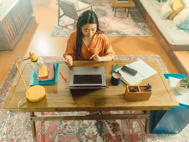 Hình ảnh trạm làm việc nhìn từ trên cao