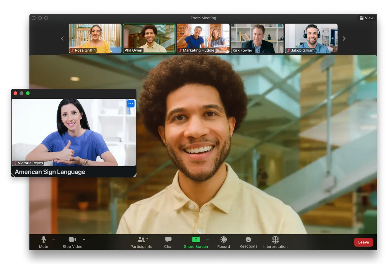 Zoom 手話言語通訳ビューで、聴覚に障がいがある人のリモート学習が向上