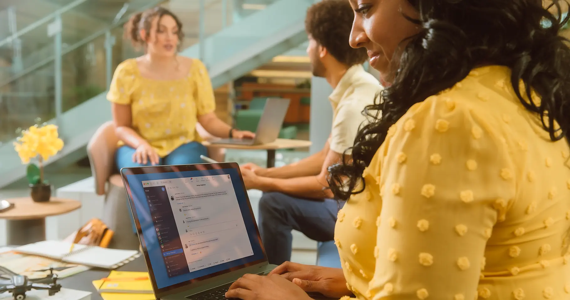 Studenten beim Gruppenchat