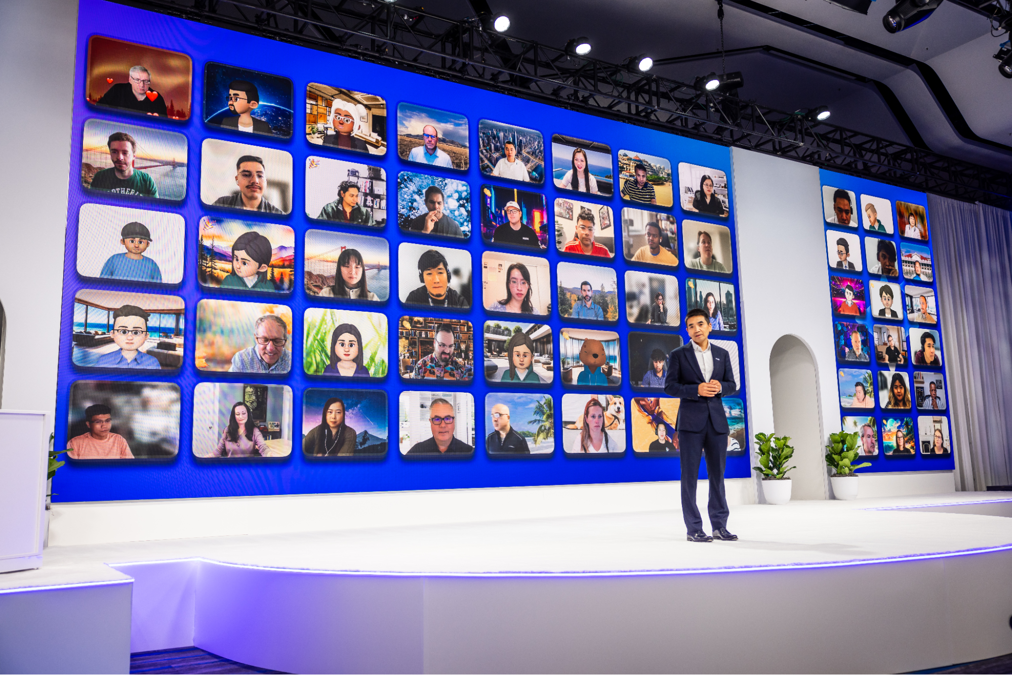 Bridge the best of both worlds in your next hybrid event