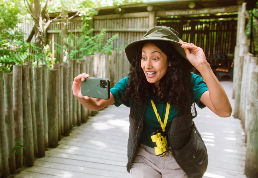 Femme dans un appel vidéo
