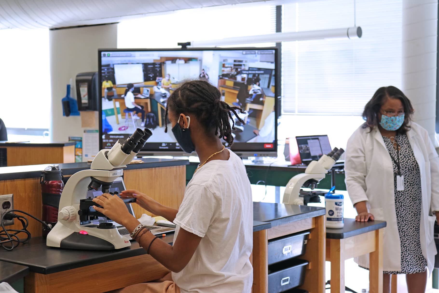 High School Teachers Share 5 Best Practices For Successful Hybrid Learning