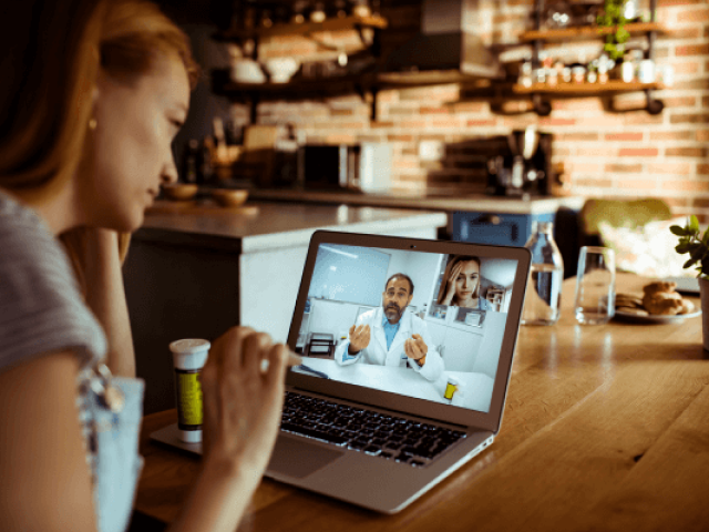 Người phụ nữ trong cuộc gọi Zoom
