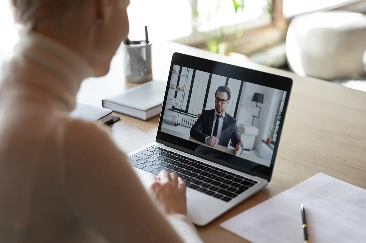 Synchronous vs. asynchronous communication: Examples and when to use each