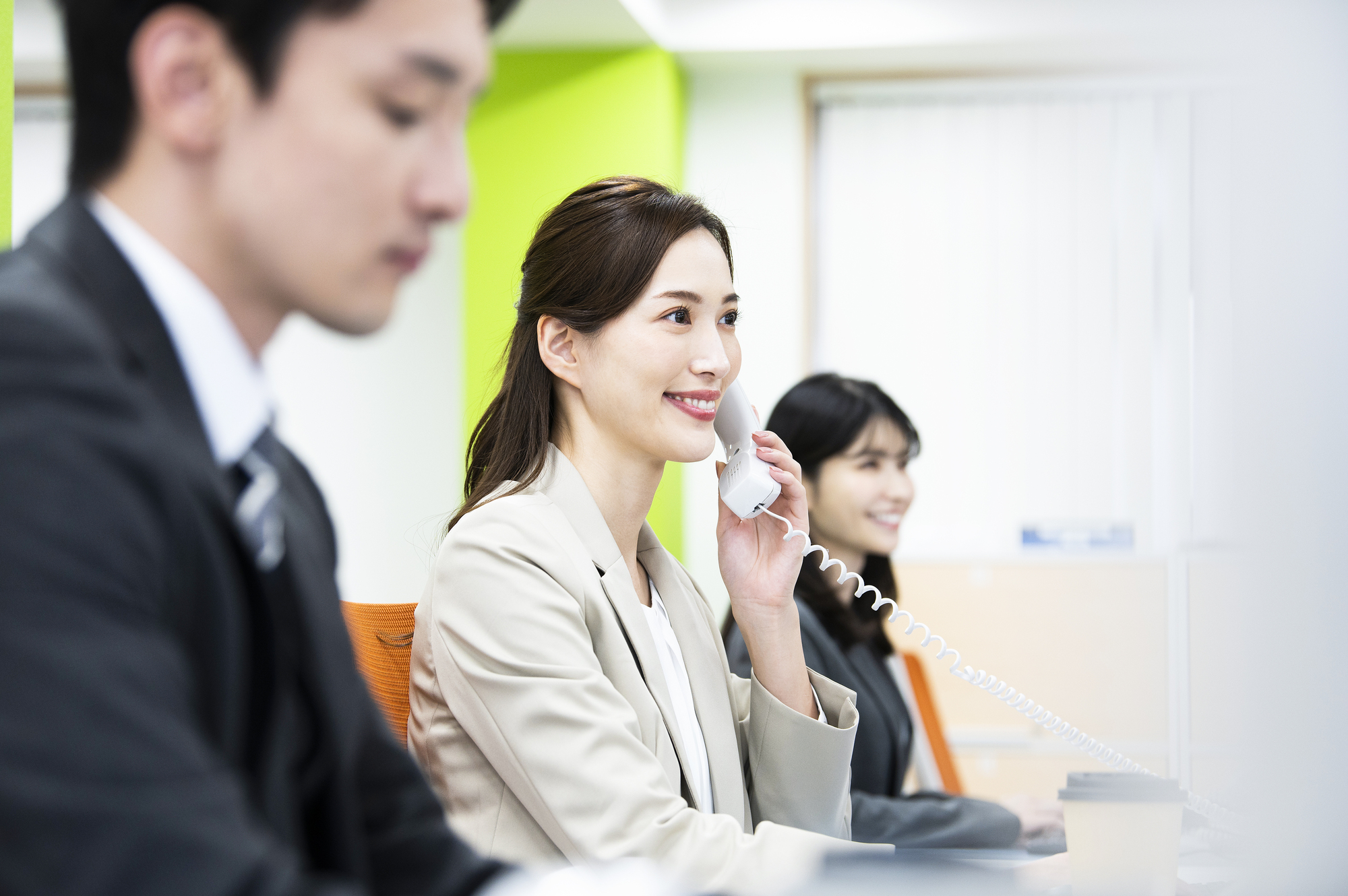 ビジネスフォンとは？仕組みや家庭用電話との違い、導入メリットについて